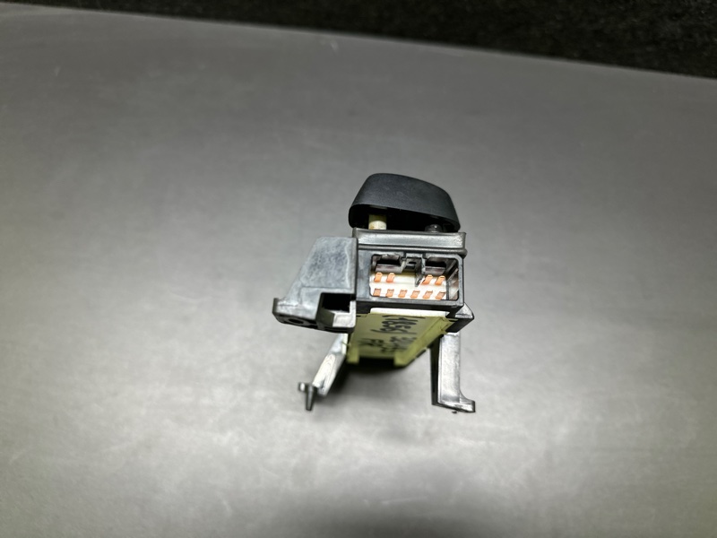 Кнопка регулировки сиденья передняя правая LEXUS RX350/450 09-15 GGL10L 2GR-FXE 3.5L