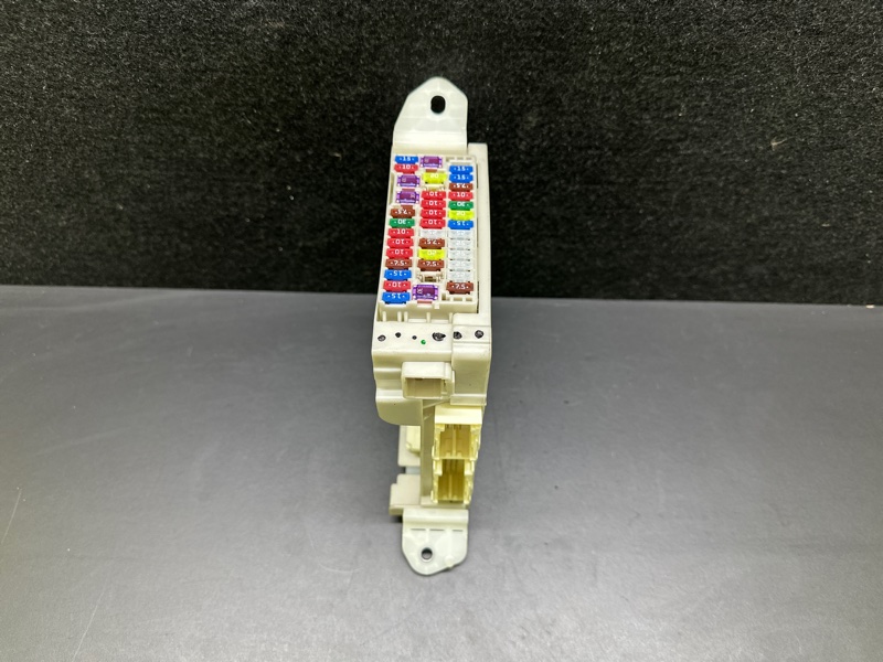 Блок предохранителей салон RX350/450 09-15 2009 GGL10L 2GR-FXE 3.5L Блок предохранителей салон RX350/450 09-15 2009 GGL10L 2GR-FXE 3.5L