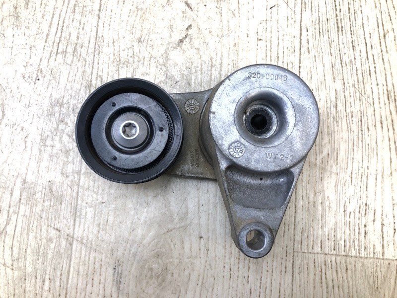 Запчасть натяжитель ремня генератора HYUNDAI ELANTRA AD 16- 2018 2.0 G4NH 25281-2E355 Б/У Натяжитель ремня генератора HYUNDAI ELANTRA AD 16- 2018 2.0 G4NH 25281-2E355 Б/У