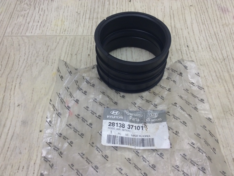 Патрубок впускной системы HYUNDAI SANTA FE (SM) 00-06 2813837101 новая