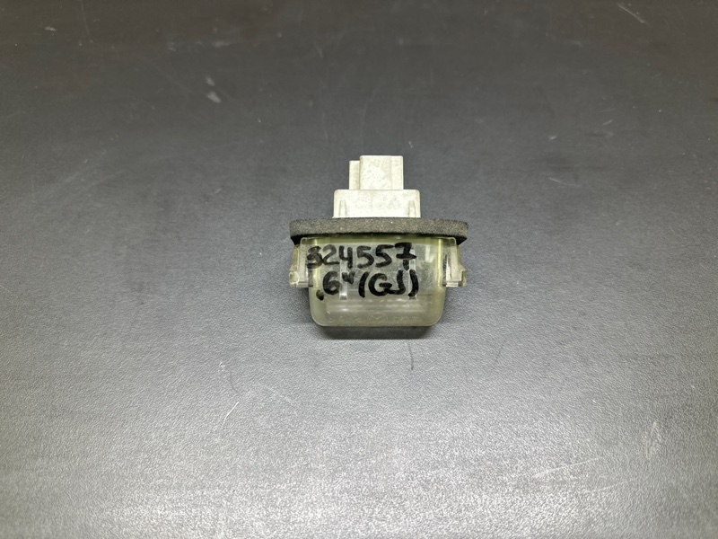 Запчасть подсветка номера MAZDA 6 GJ 12- GHP9-51-270B Б/У Подсветка номера MAZDA 6 GJ 12- GHP9-51-270B Б/У