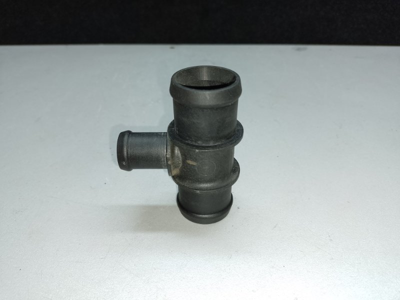 Тройник системы охлаждения JETTA USA 18- 2020 DJXA 1.4 Тройник системы охлаждения JETTA USA 18- 2020 DJXA 1.4