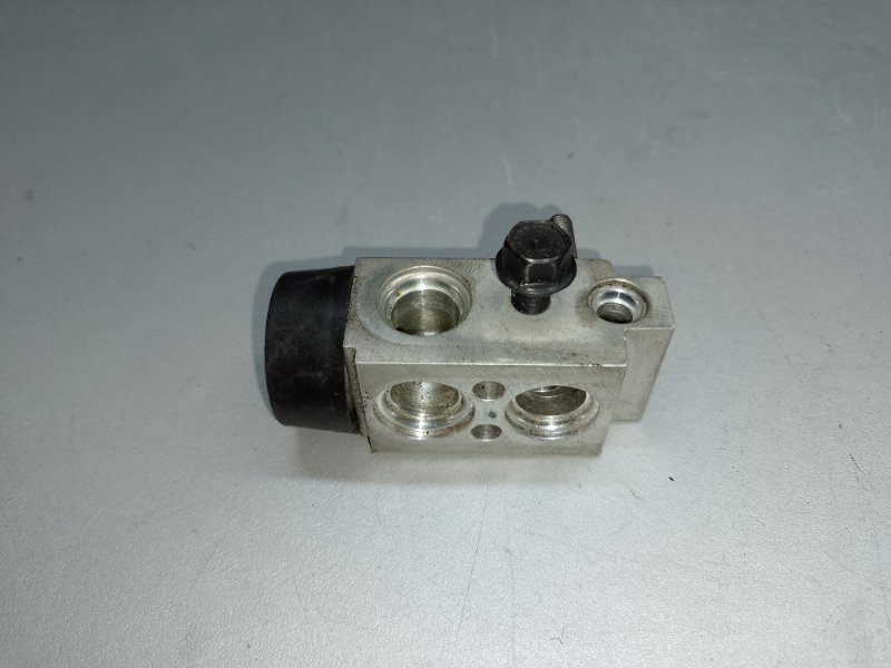 Клапан кондиционера HYUNDAI SONATA YF 10-14 2012 2.4 G4KK 97626-4R000 Б/У