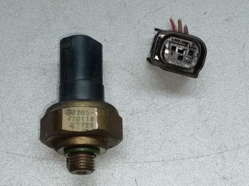 Датчик давления кондиционера MERCEDES E-CLASS W211 02-09 2007 W211 M272964 3.5 A 220 542 01 18 Б/У