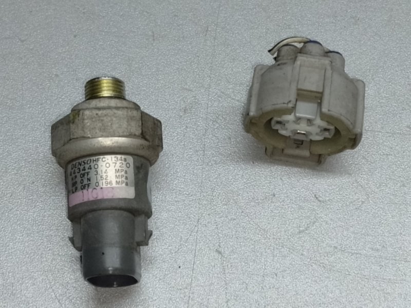 Датчик давления кондиционера LEXUS ES300 ES330 01-06 2005 XV30 3.3 3MZFE 443440-0720 Б/У