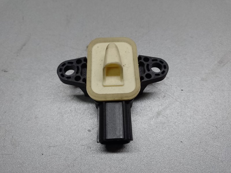 Датчик удара FOCUS 10-18 2018 2.0 C20HDEX Датчик удара FOCUS 10-18 2018 2.0 C20HDEX