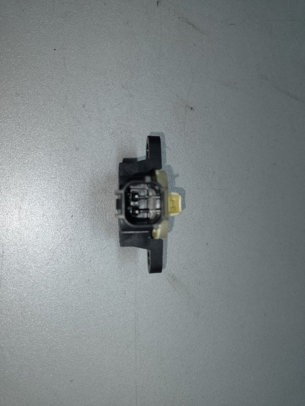 Датчик удара FORD FOCUS 10-18 2.0 C20HDEX Датчик удара FORD FOCUS 10-18 2.0 C20HDEX