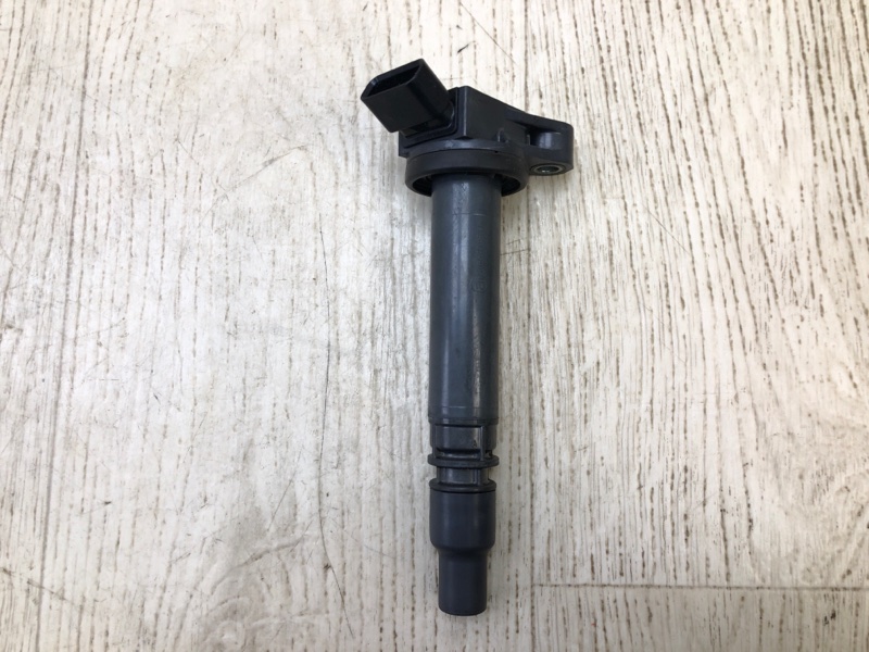 Катушка зажигания RAV4 13-19 2016 2.5 2ARFE