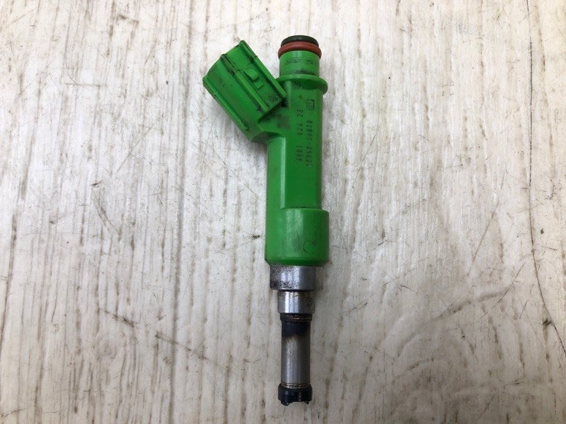 Форсунка топливная RAV4 13-19 2016 2.5 2ARFE