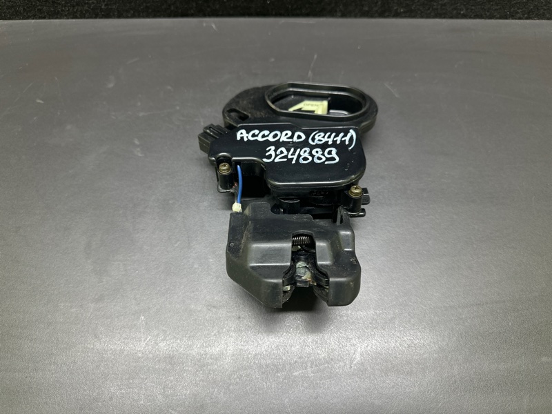 Замок крышки багажника HONDA ACCORD COUPE 03-07 J30A4