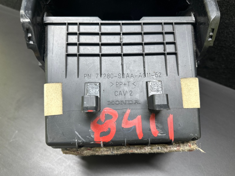 Бардачок ACCORD COUPE 03-07 2003 J30A4