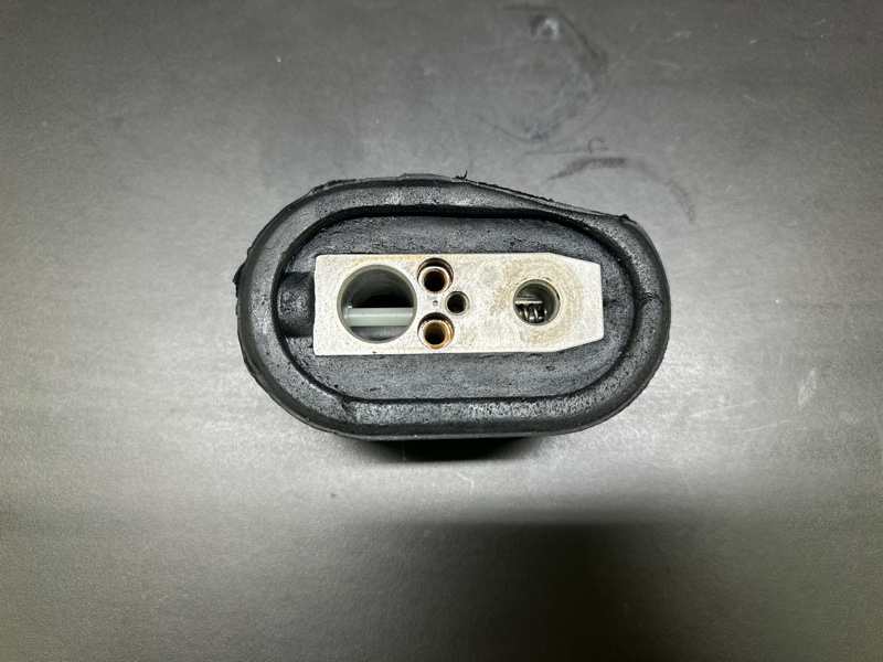 Клапан кондиционера HONDA ACCORD COUPE 03-07 J30A4