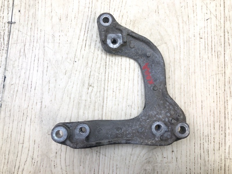 Кронштейн компрессора кондиционера LANCER X 10 07-15 2010 2.0 4B11