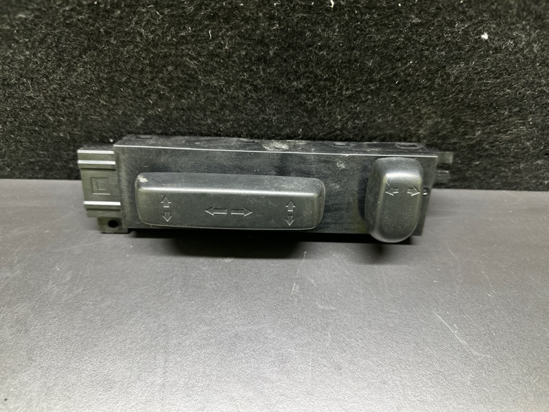 Кнопка регулировки сиденья передняя левая HONDA ACCORD COUPE 03-07 2003 J30A4 81653-SDB-A71 Б/У