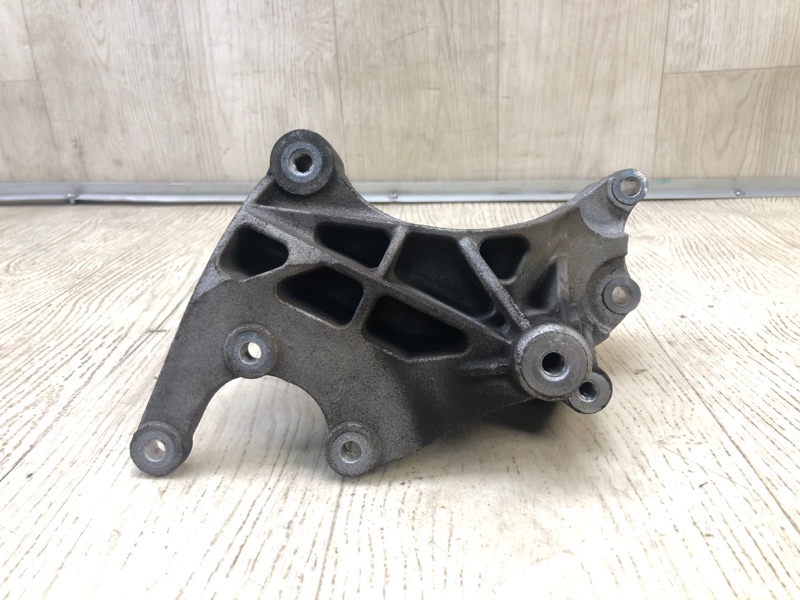 Кронштейн насоса ГУР MITSUBISHI LANCER X 10 07-15 2010 2.0 4B11 4450A033 Б/У