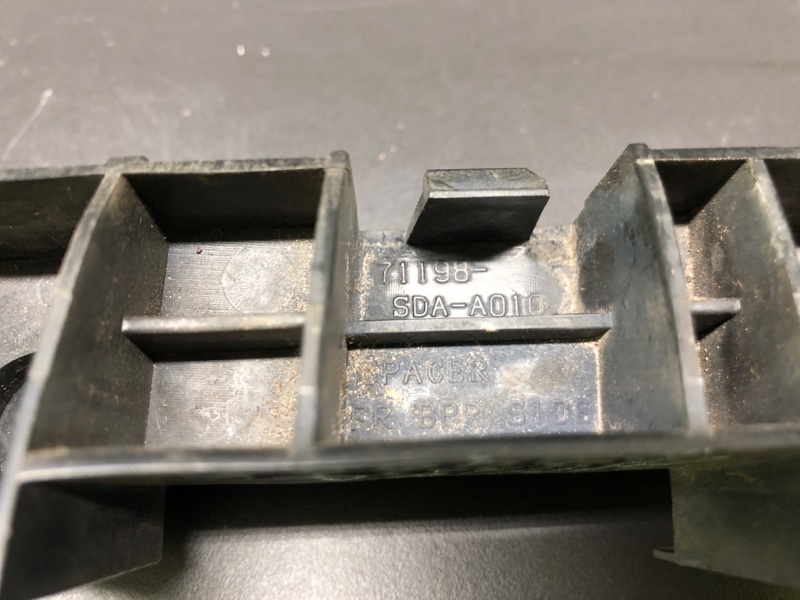 Кронштейн переднего бампера (на крыле) левый ACCORD COUPE 03-07 2003 J30A4 Кронштейн переднего бампера (на крыле) левый ACCORD COUPE 03-07 2003 J30A4