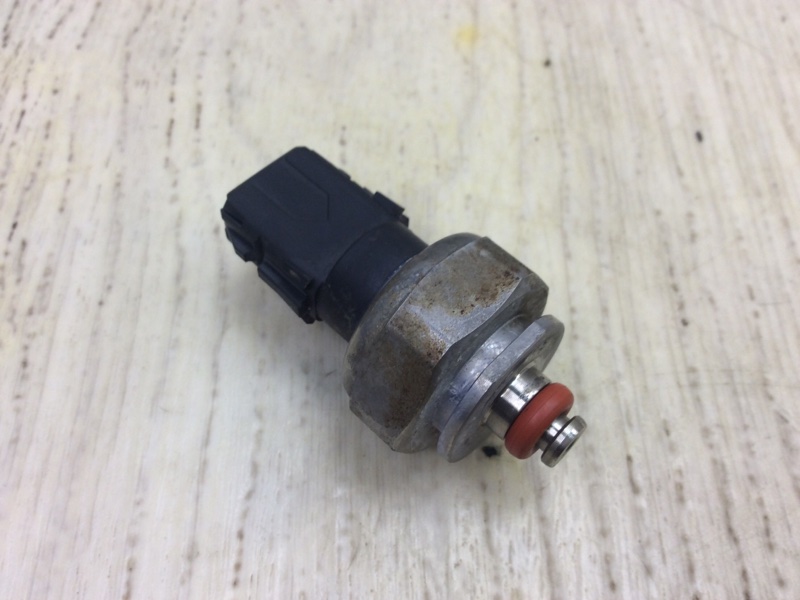 Датчик давления топлива TOYOTA CAMRY 70 17- 89458-33030 Б/У