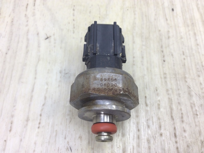 Датчик давления топлива CAMRY 70 17-