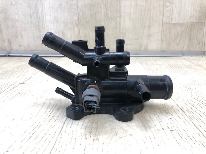 Фланец системы охлаждения X-TRAIL/ROGUE T32 13-20 2017 2.5 QR25DE