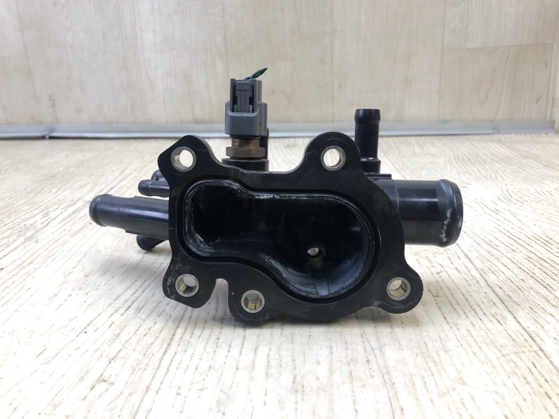 Фланец системы охлаждения X-TRAIL/ROGUE T32 13-20 2017 2.5 QR25DE