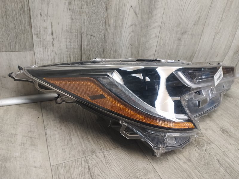 Фара передняя правая COROLLA 18- Фара передняя правая COROLLA 18-