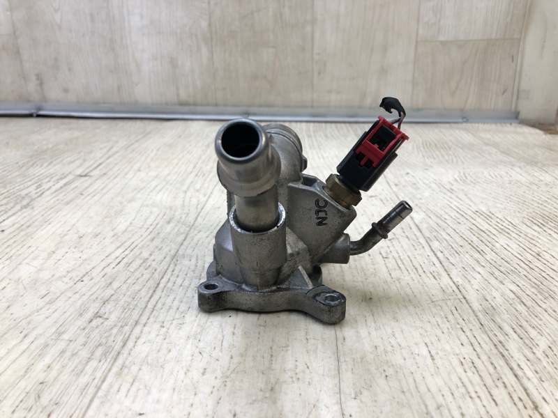 Корпус термостата JEEP CHEROKEE 14- 2.4 ED8