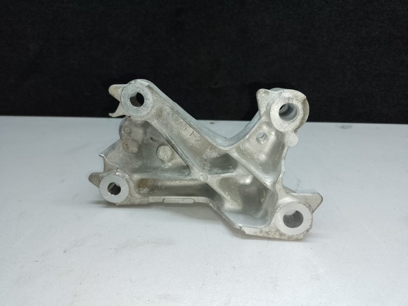 Кронштейн промежуточного вала CX-5 (KE) 11-17 2.2 Diesel Кронштейн промежуточного вала CX-5 (KE) 11-17 2.2 Diesel