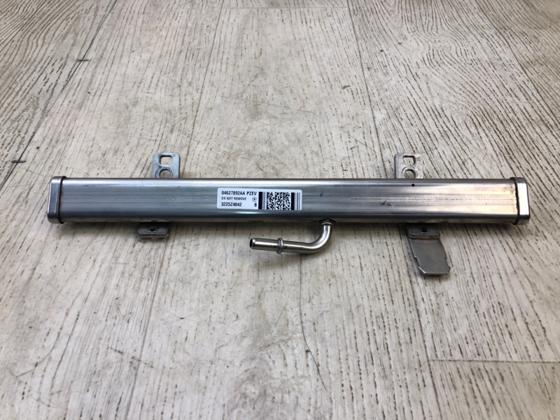 Топливная рейка JEEP CHEROKEE 14- 2016 2.4 ED8 4593 987AC Б/У