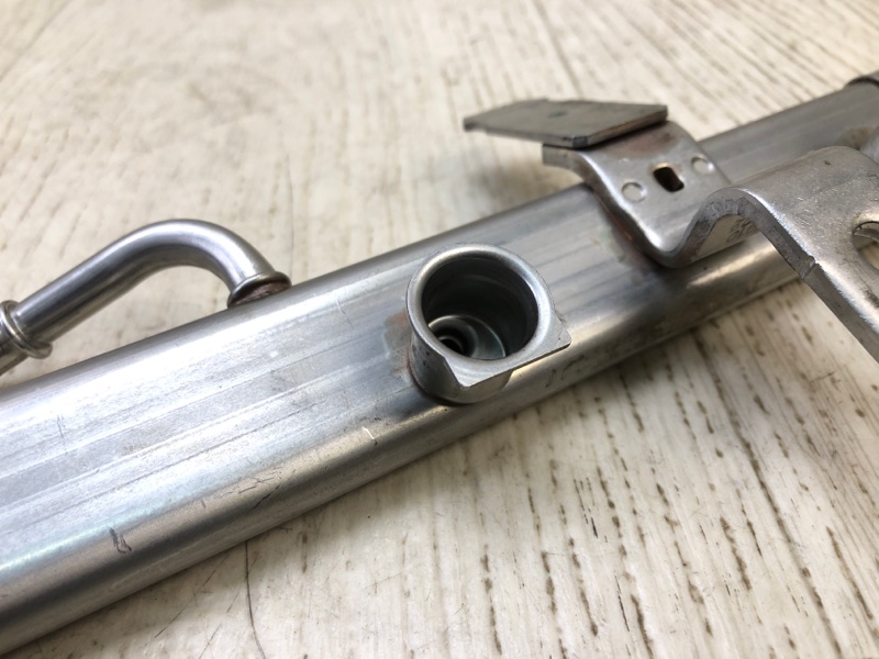 Топливная рейка CHEROKEE 14- 2016 2.4 ED8