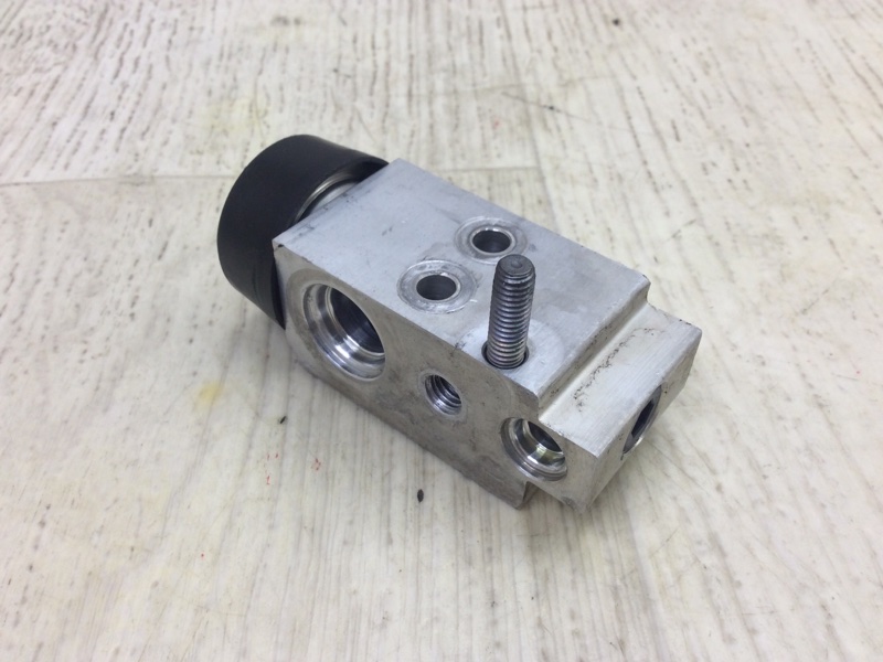 Клапан кондиционера SONATA LF 2014- 2015 2.0 G4NG