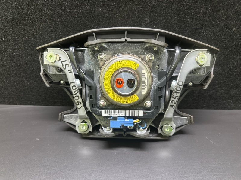 Подушка безопасности в руль LEXUS LS460 06-12 XF40 4.6 1UR-FSE