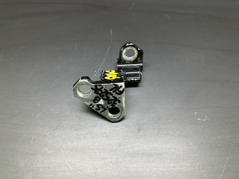 Петля двери верхняя передняя левая LEXUS LS460 06-12 2007 XF40 4.6 1UR-FSE 68740-30080 Б/У