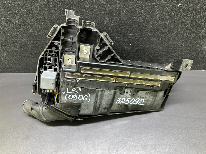 Блок предохранителей моторный отсек LS460 06-12 2007 XF40 4.6 1UR-FSE