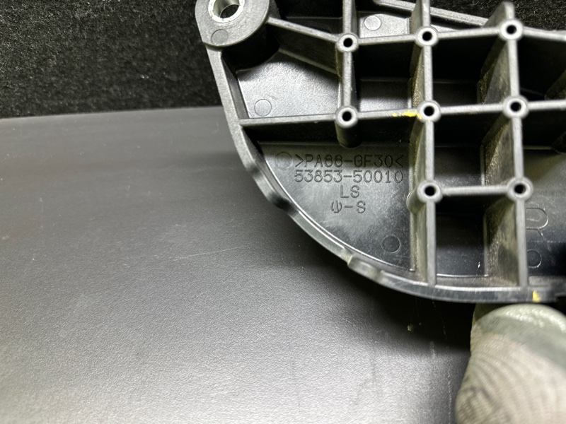 Кронштейн передний правый LEXUS LS460 06-12 XF40 4.6 1UR-FSE