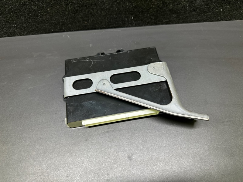 Блок управления центральным замком LS460 06-12 2007 XF40 4.6 1UR-FSE