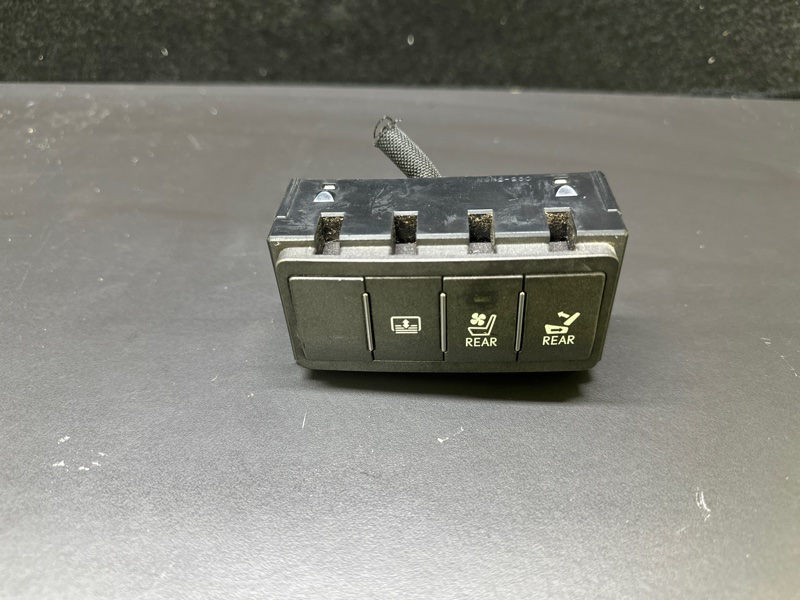 Блок кнопок консоли LEXUS LS460 06-12 2007 XF40 4.6 1UR-FSE 84010-50180 Б/У