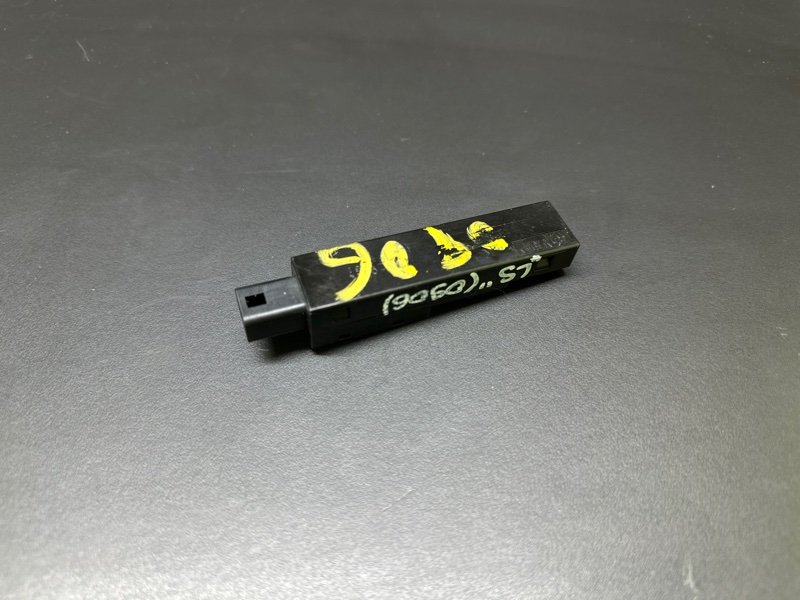 Антенна LS460 06-12 2007 XF40 4.6 1UR-FSE Антенна LS460 06-12 2007 XF40 4.6 1UR-FSE