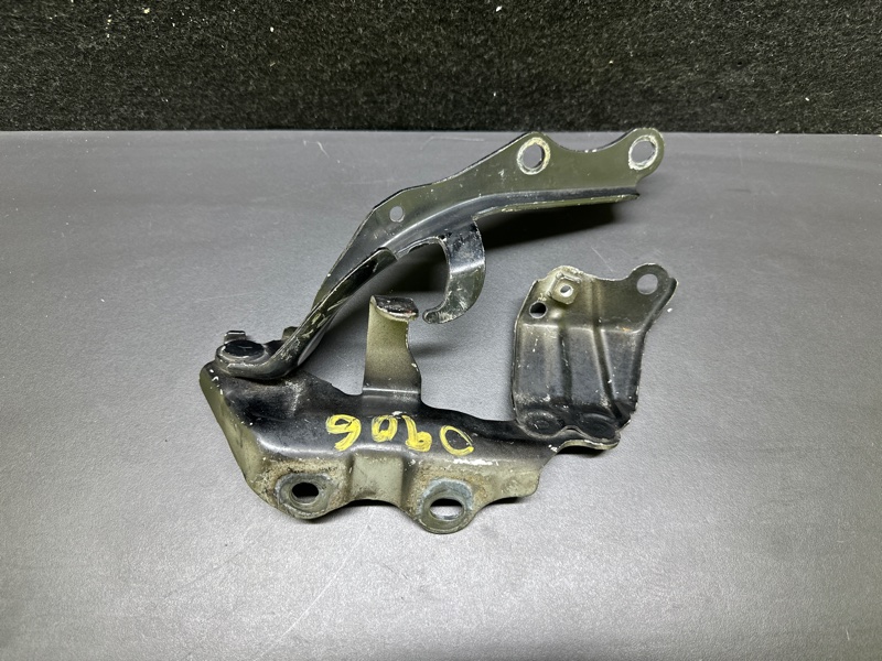 Петля капота левая LEXUS LS460 06-12 XF40 4.6 1UR-FSE Петля капота левая LEXUS LS460 06-12 XF40 4.6 1UR-FSE