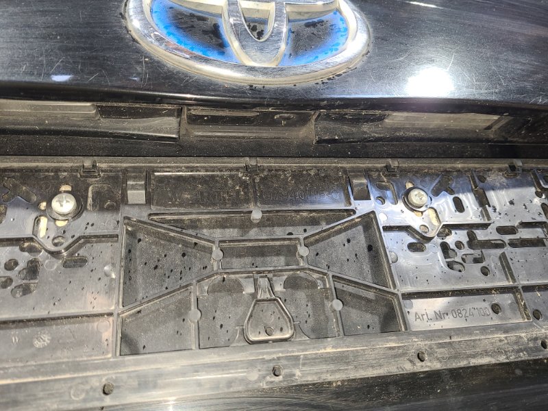 Крышка багажника PRIUS - 30 09-17 Крышка багажника PRIUS - 30 09-17