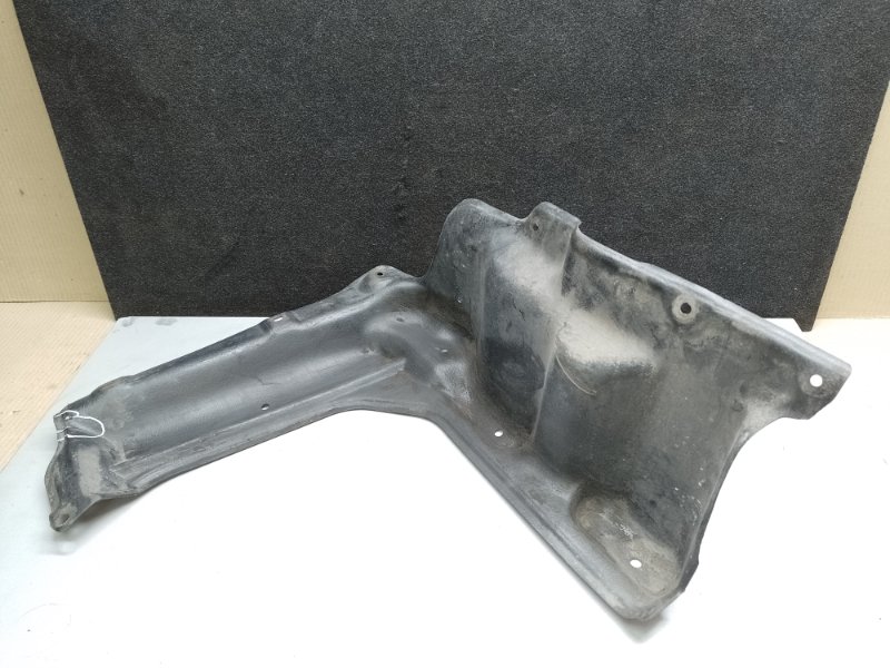 Защита двигателя правая TOYOTA MATRIX 02-08 2002 ZZE132 1.8L 1ZZ-FE 51441-02100 Б/У