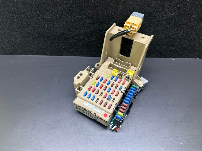 Блок предохранителей салон SUBARU CROSSTREK 12-17 2015 GP FB20X e-Boxer 82201FJ210 Б/У