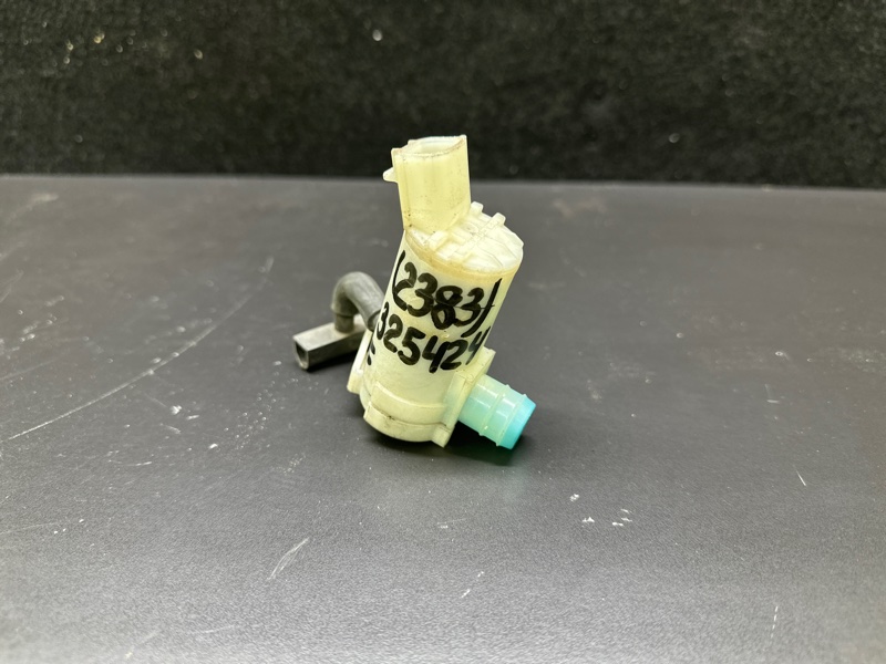 Насос омывателя стекла передний SUBARU CROSSTREK 12-17 2015 GP FB20X e-Boxer 86611SG000 Б/У