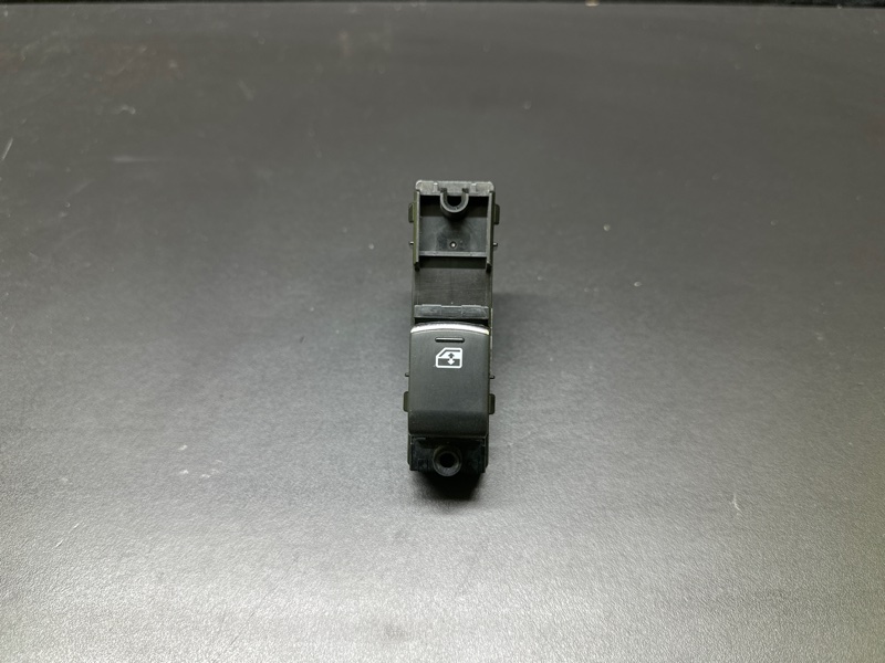 Кнопка стеклоподъемника задняя левая SUBARU CROSSTREK 12-17 2015 GP FB20X e-Boxer 83071FJ180 Б/У