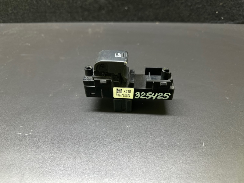 Кнопка стеклоподъемника задняя левая CROSSTREK 12-17 2015 GP FB20X e-Boxer