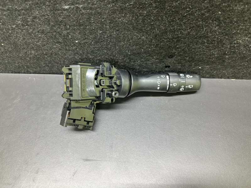 Подрулевой переключатель правый SUBARU CROSSTREK 12-17 2015 GP FB20X e-Boxer 83114AJ150 Б/У