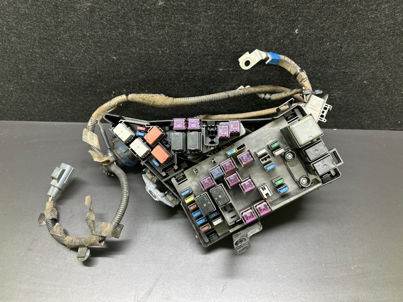 Блок предохранителей моторный отсек SUBARU CROSSTREK 12-17 2015 GP FB20X e-Boxer 82241FJ030 Б/У