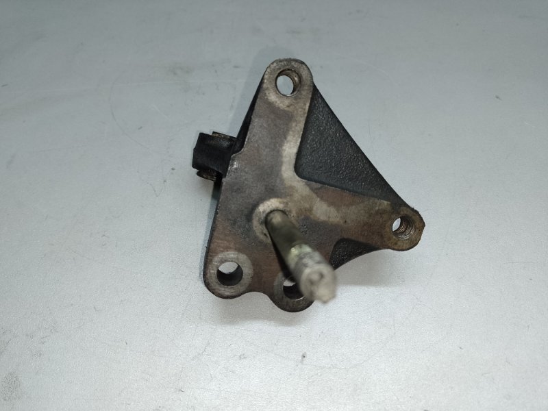 Кронштейн насоса ГУР LEXUS GX470 02-09 UZJ120L 4.7 2UZFE