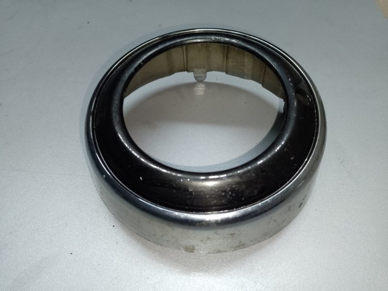 Запчасть накладка противотуманной фары левая MITSUBISHI OUTLANDER XL 05-13 8321A289 Б/У Накладка противотуманной фары левая MITSUBISHI OUTLANDER XL 05-13 8321A289 Б/У