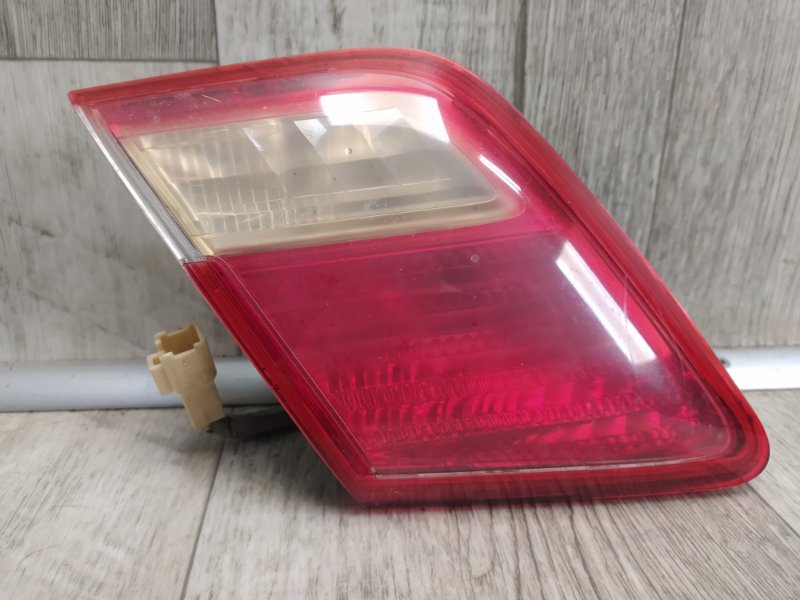 Запчасть фонарь внутренний задний левый TOYOTA CAMRY 40 06-11 2007 3.5 2GR-FE 81590-06120 Б/У Фонарь внутренний задний левый TOYOTA CAMRY 40 06-11 2007 3.5 2GR-FE 81590-06120 Б/У