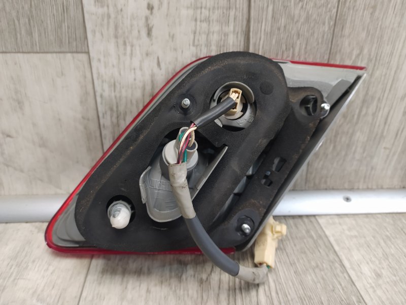 Фонарь внутренний задний левый CAMRY 40 06-11 2007 3.5 2GR-FE Фонарь внутренний задний левый CAMRY 40 06-11 2007 3.5 2GR-FE